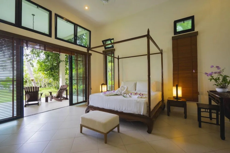 Luxury Beach Front Noble House Villa