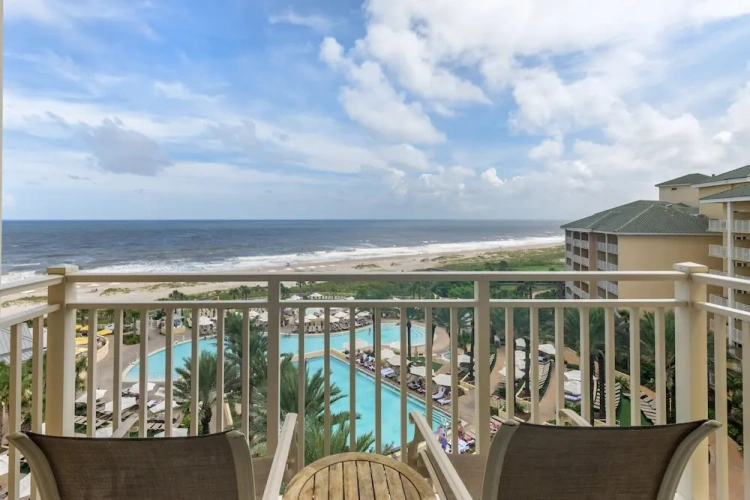 Standard Quadruple room with pool view