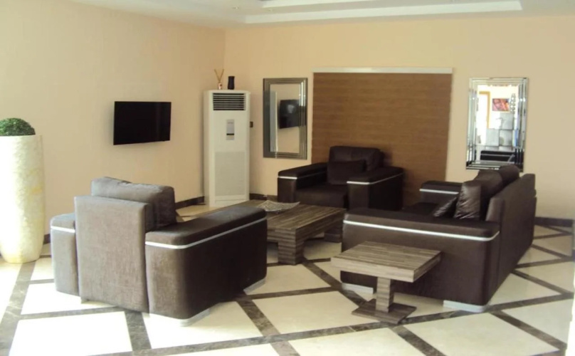 Ellyxville Hotels