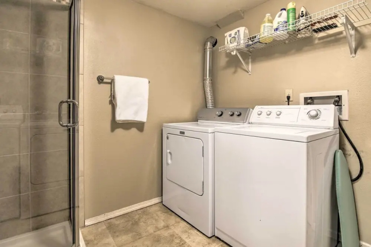 Manitou Springs Escape w/ A/C & Private Deck!