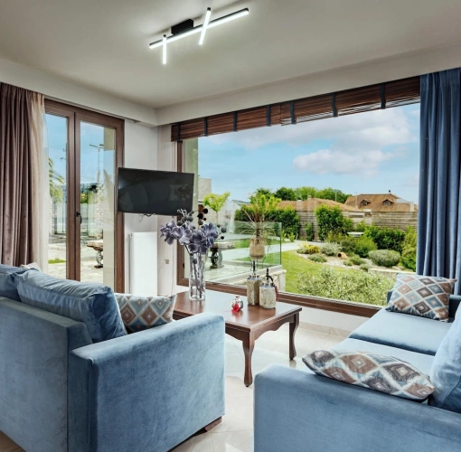 3 Bedrooms Grand Suite with view