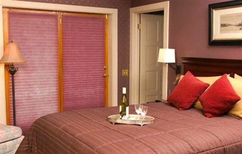 John Morris Manor Bed & Breakfast