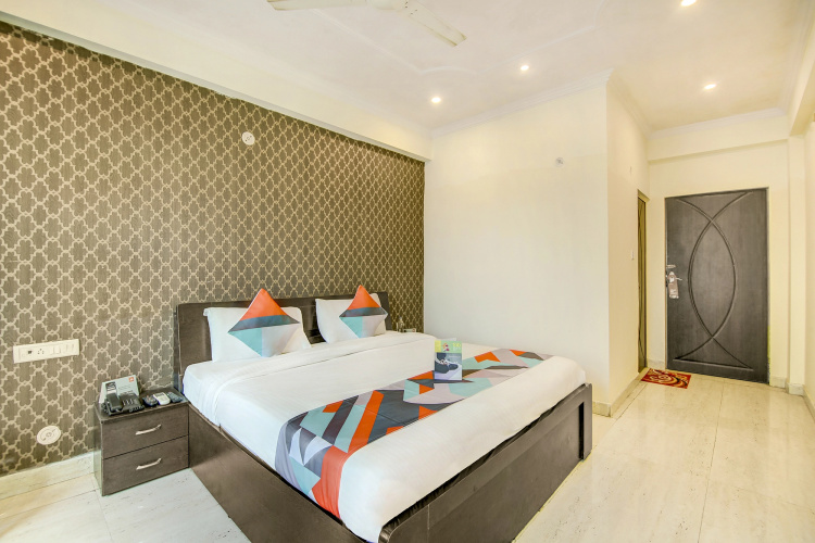 FabExpress Alacia Inn