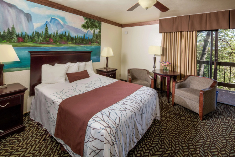 Best Western Plus Yosemite Gateway Inn