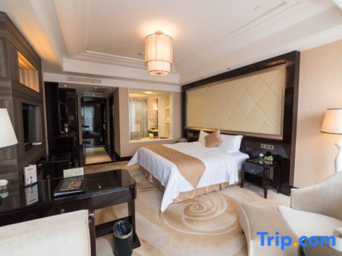Deluxe Double Suite