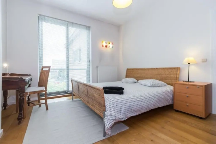 5 Bedrooms Cottage