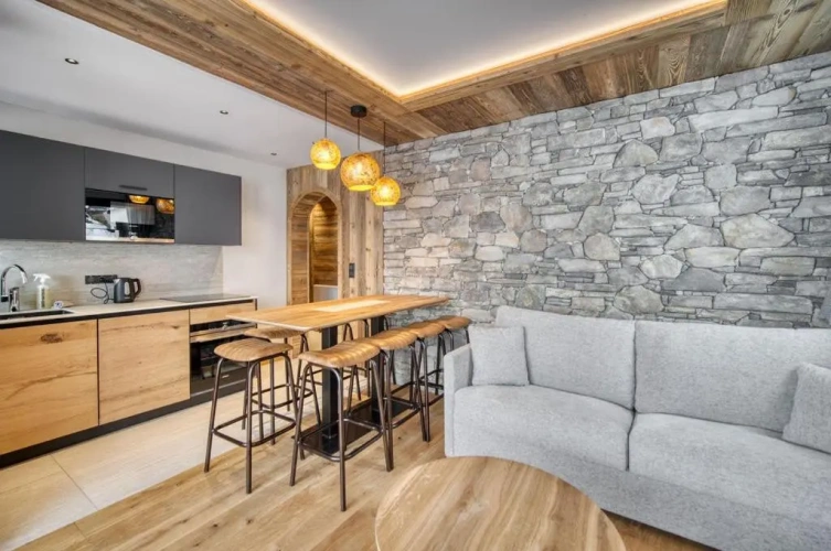 3 Bedrooms Apartment