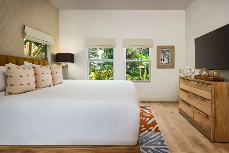Faro Blanco Resort Marathon Florida Keys, Curio by Hilton