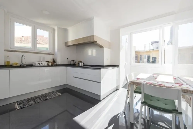 Standard Quadruple room with city view