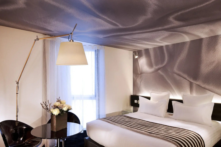 7 Eiffel Hotel