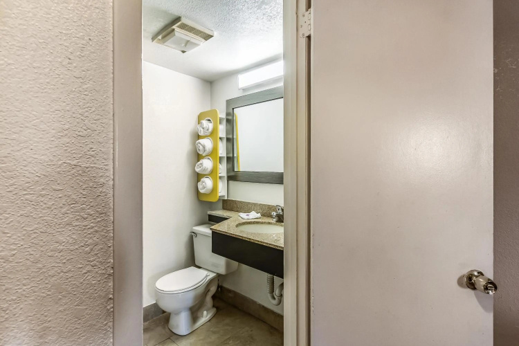 Motel 6 Elizabeth - Newark Liberty International Airport photo 10