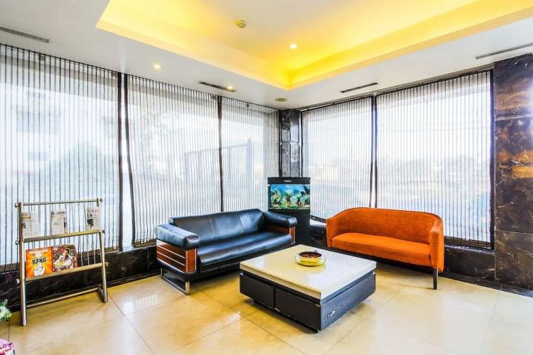 FabHotel The Pinnacle
