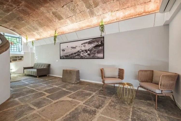 King David Suites 102 by Homie