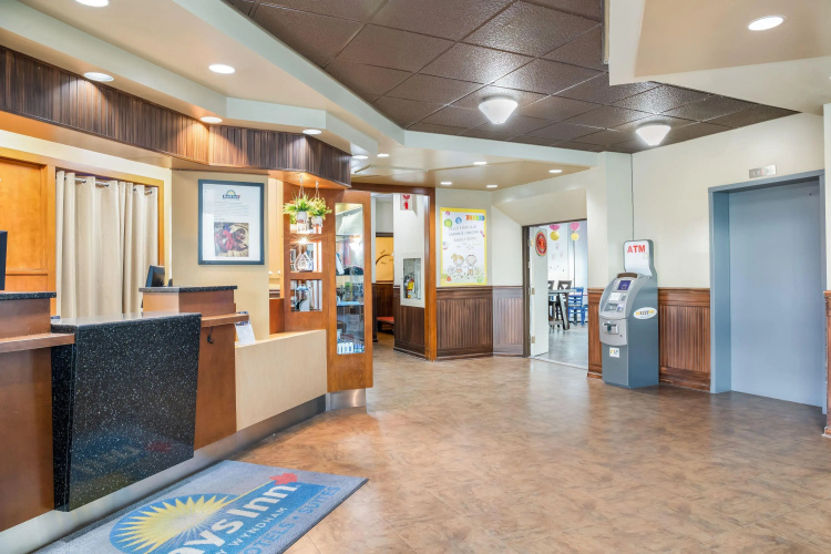 Days Inn by Wyndham Berthierville photo 12