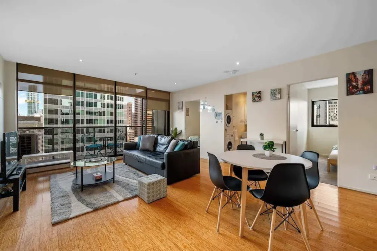 A Spacious 2BR Apt Near Melbourne Central