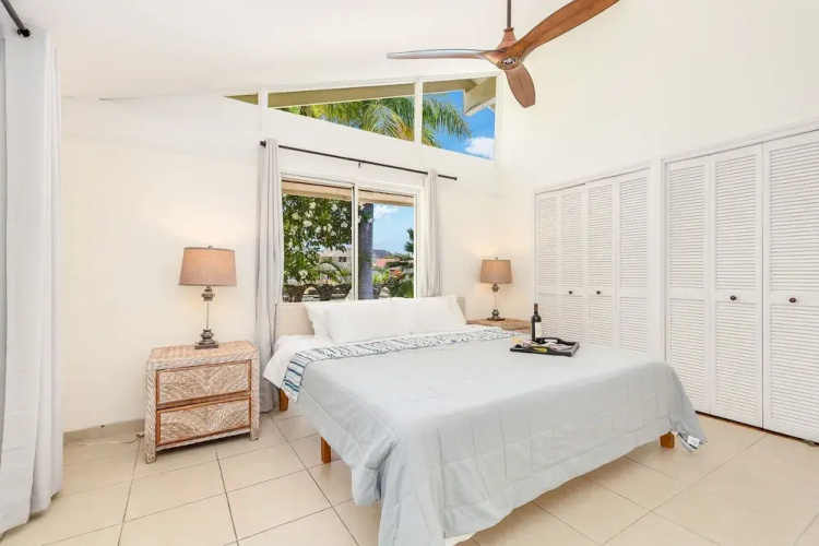 Tranquil Marina Front Pool House Resort
