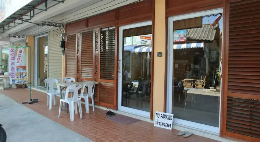 Bed n Bar Hostel