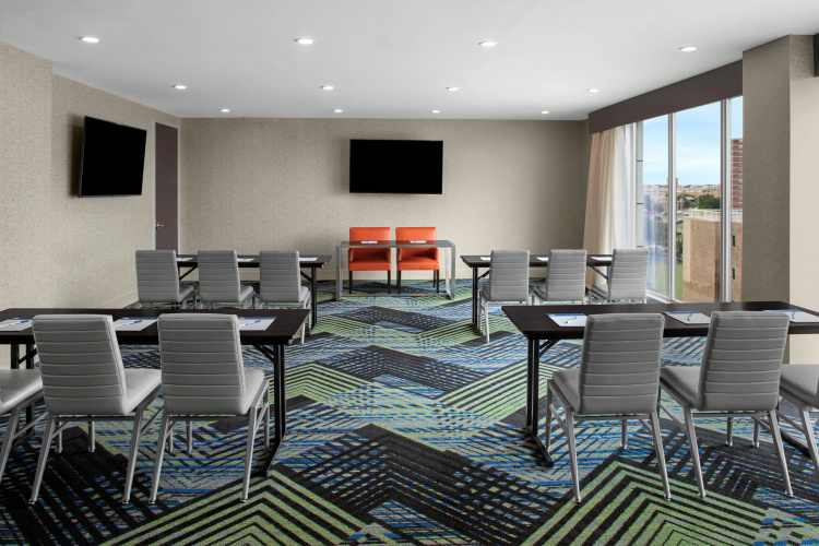 Holiday Inn Express & Suites Woodside LaGuardia Airport photo 21
