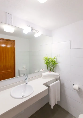 1 Bedroom Apartment with balcony and with partial sea view