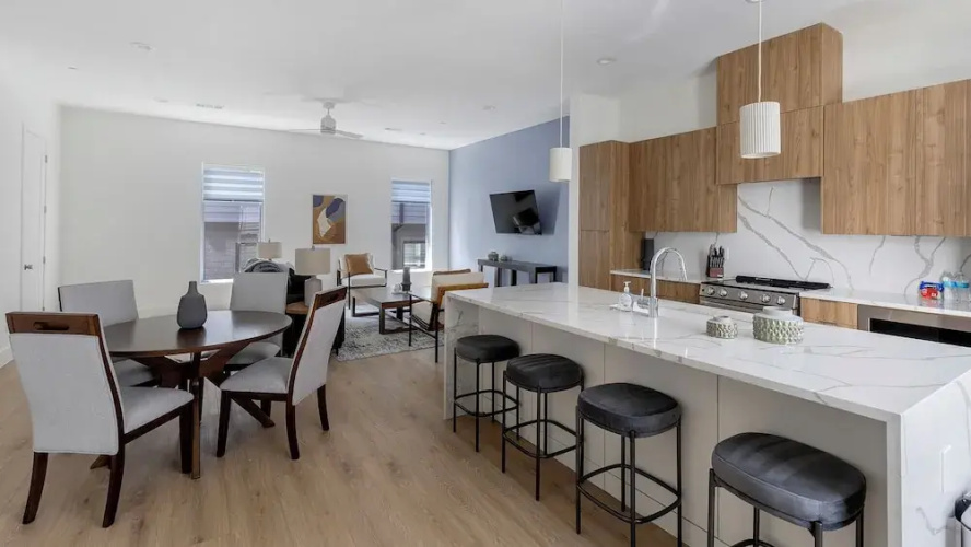 Landing Apartments - Downtown Dallas
