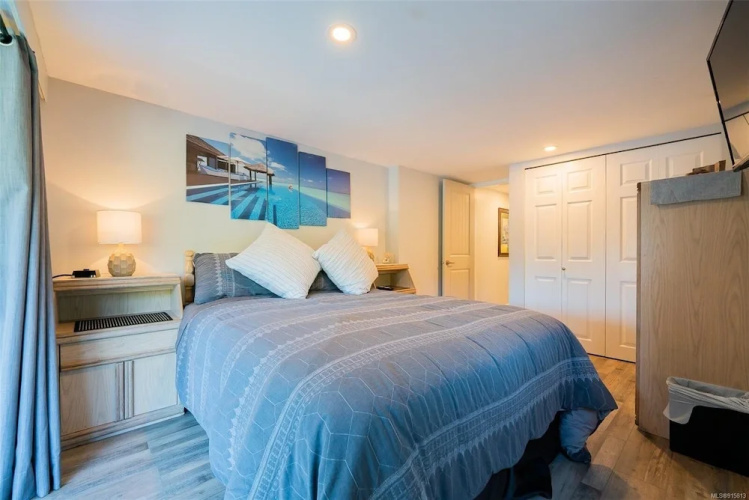 Suite at Trails End Beach House