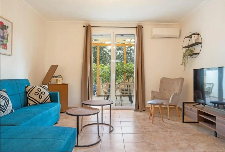 2 Bedrooms Apartment