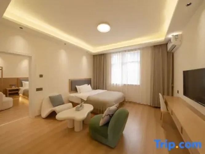 Deluxe Family Suite