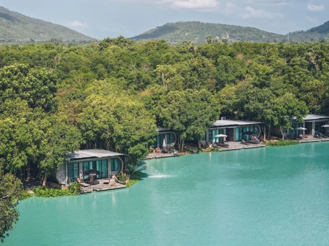 Deluxe Double room with lake view