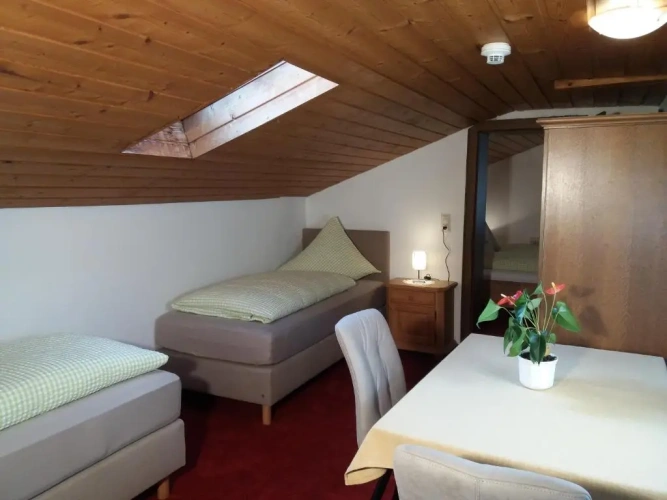 2 Bedrooms Standard Family room with balcony