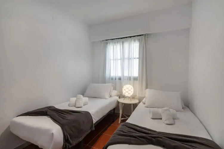 Sea-view Apartment for 7