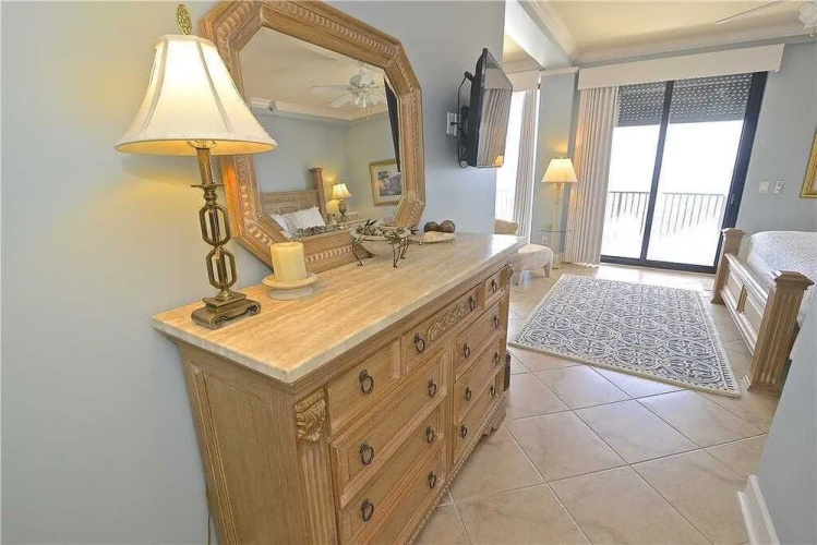 Broadmoor 1203