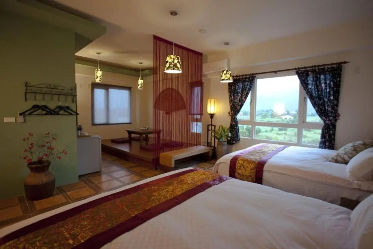 Standard Family room with mountain view