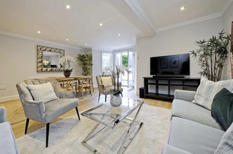 Huge Kensington Garden Flat