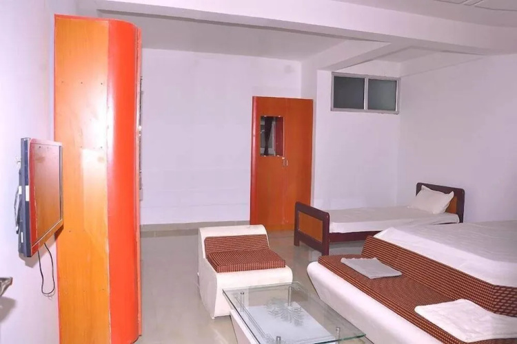Hotel SR Residency
