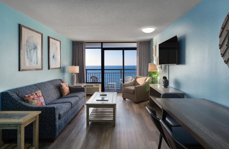 Deluxe Quadruple Suite with balcony and with view