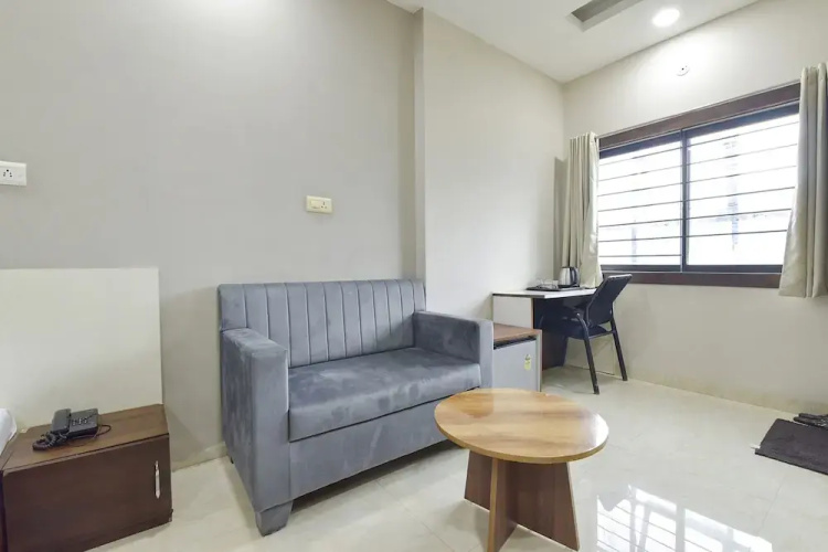 Fabhotel Utsah
