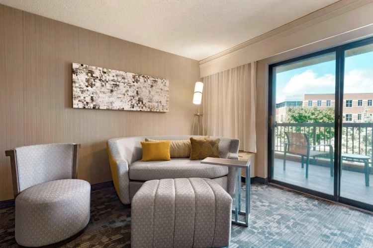 1 Bedroom Suite