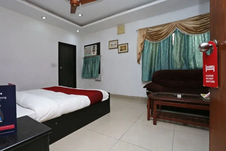 Oyo 12805 Sunrise House