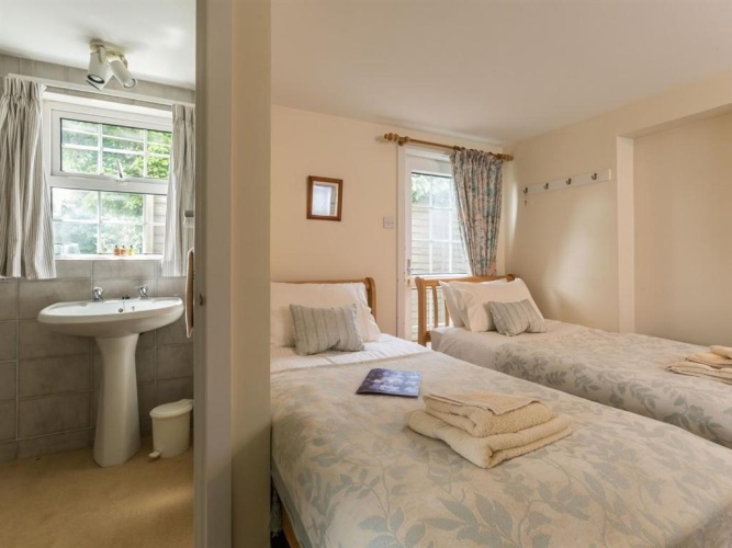 Pine Trees Twin room