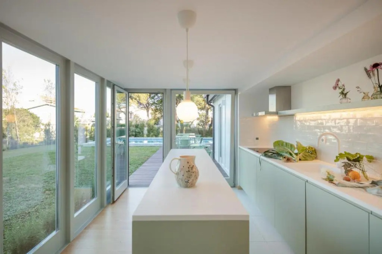 70's wood house
