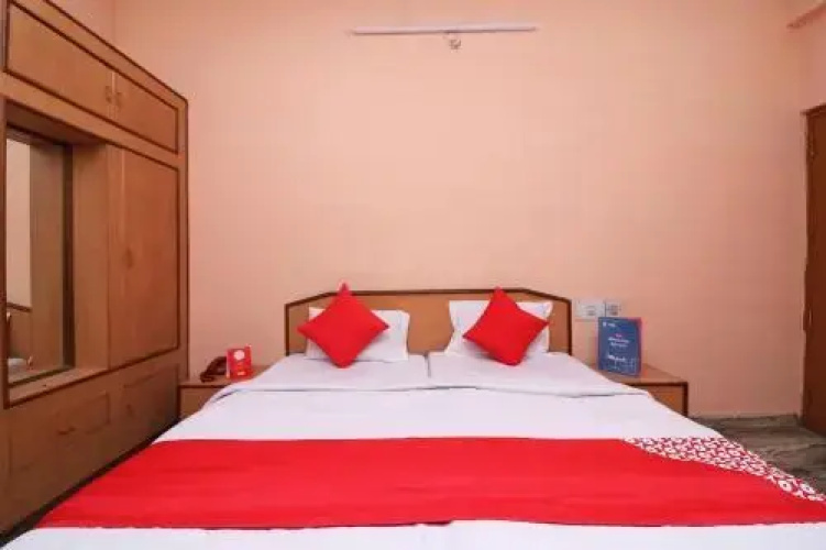 Hotel Amar Palace by OYO Rooms