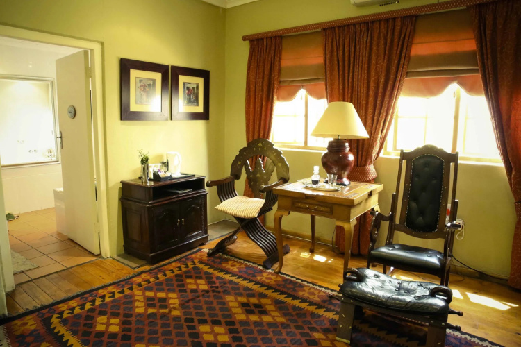 Riverside Lodge