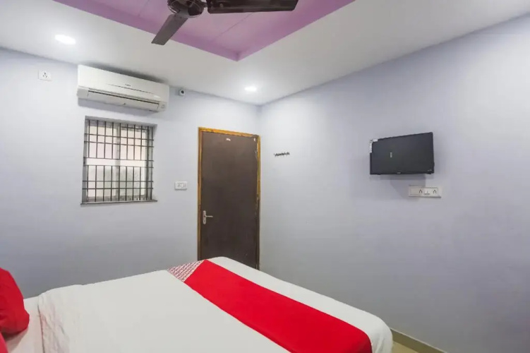 Eagle Inn by OYO Rooms