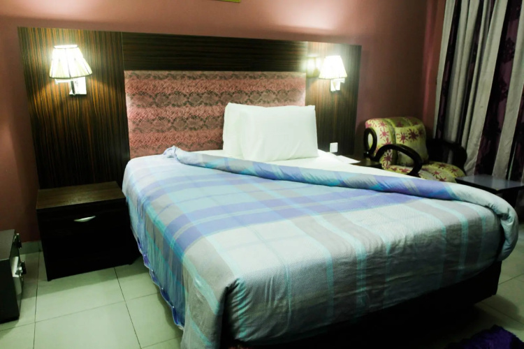 Crownedge Hotel