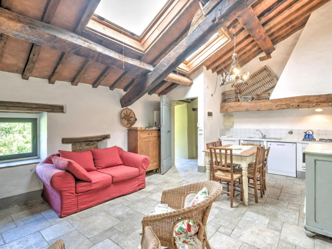 Tuscan Charm With Pool & Views