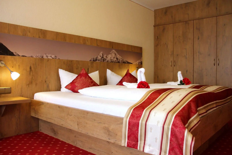 Hotel Alpina Ros Demming