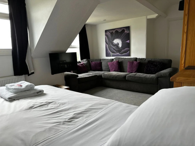Headlands - Room Only Accommodation