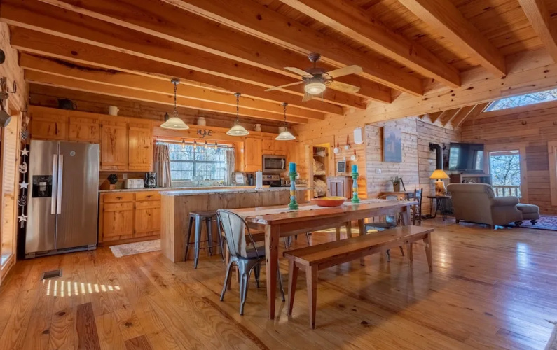 The Lazy K 3 Bedroom Cabin by RedAwning