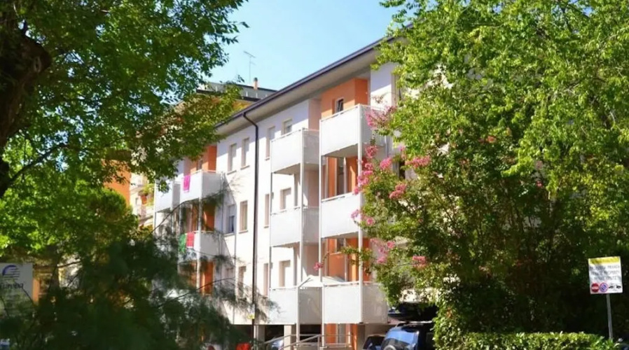 Flat Just few Steps From the Beach
