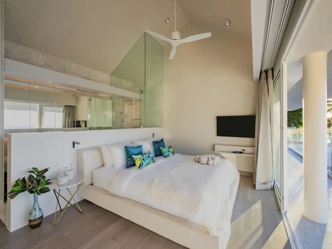 4 Bedrooms Villa